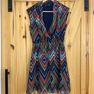 V-neck patterned dress